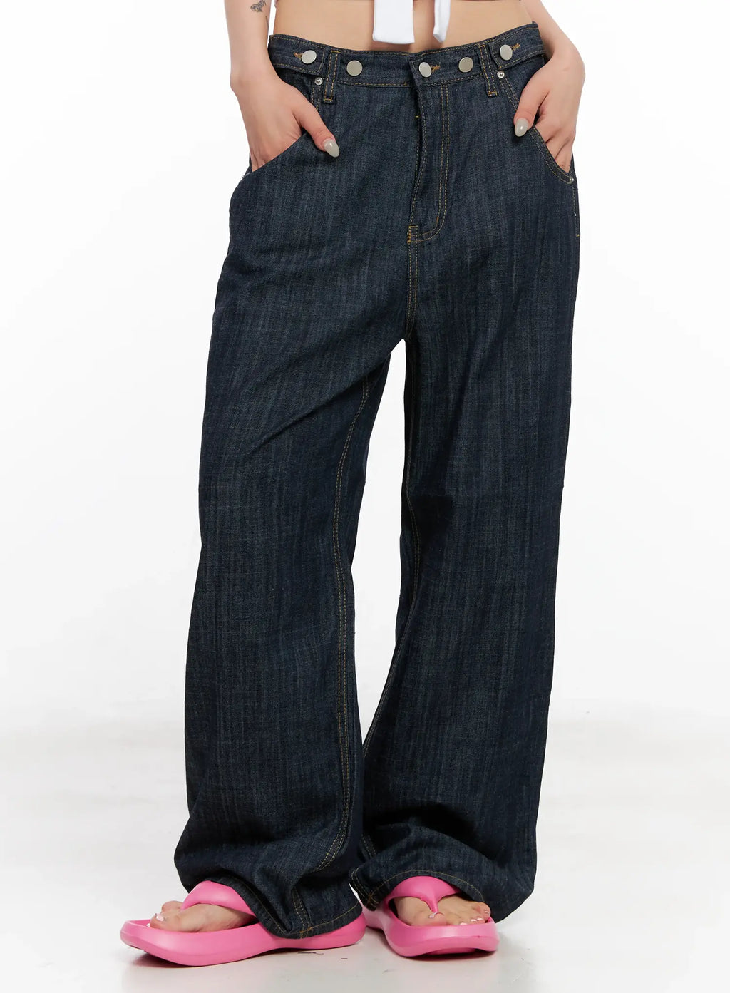 Saebi Button-Detail Jeans CL528