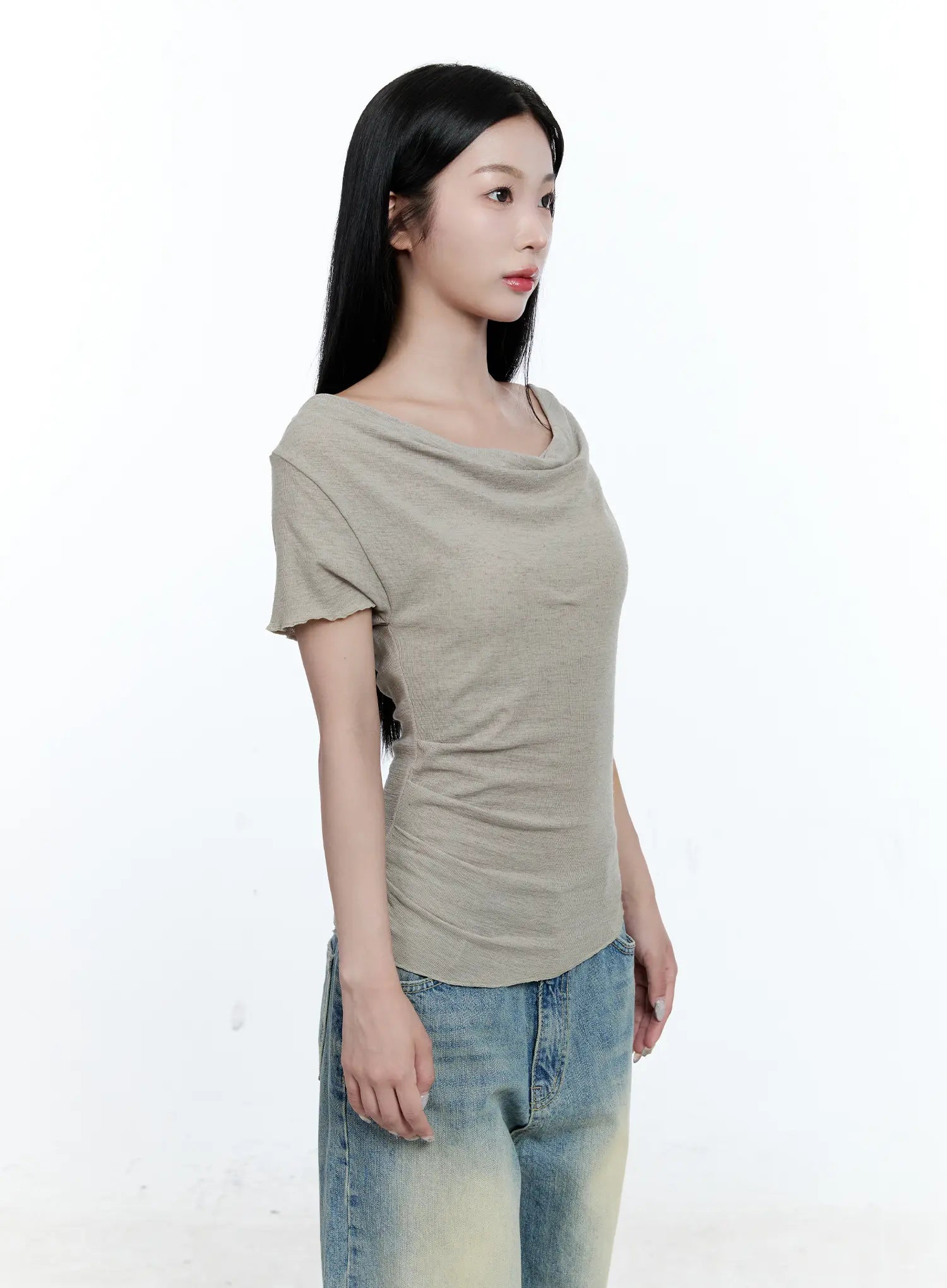 Versatile Off-Shoulder Shirred Top CG507