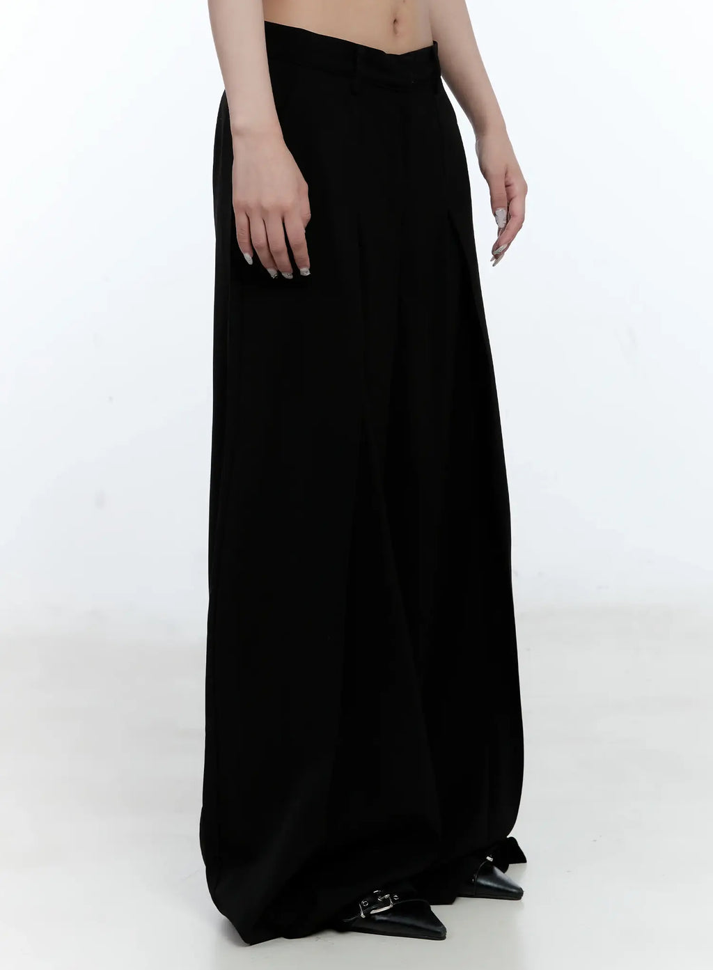 Wide-Leg Pleated Slacks CL530