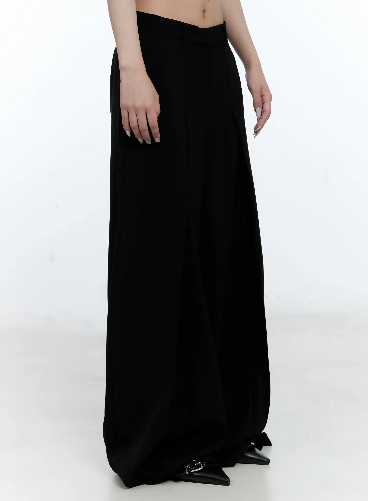 Wide-Leg Pleated Slacks CL530
