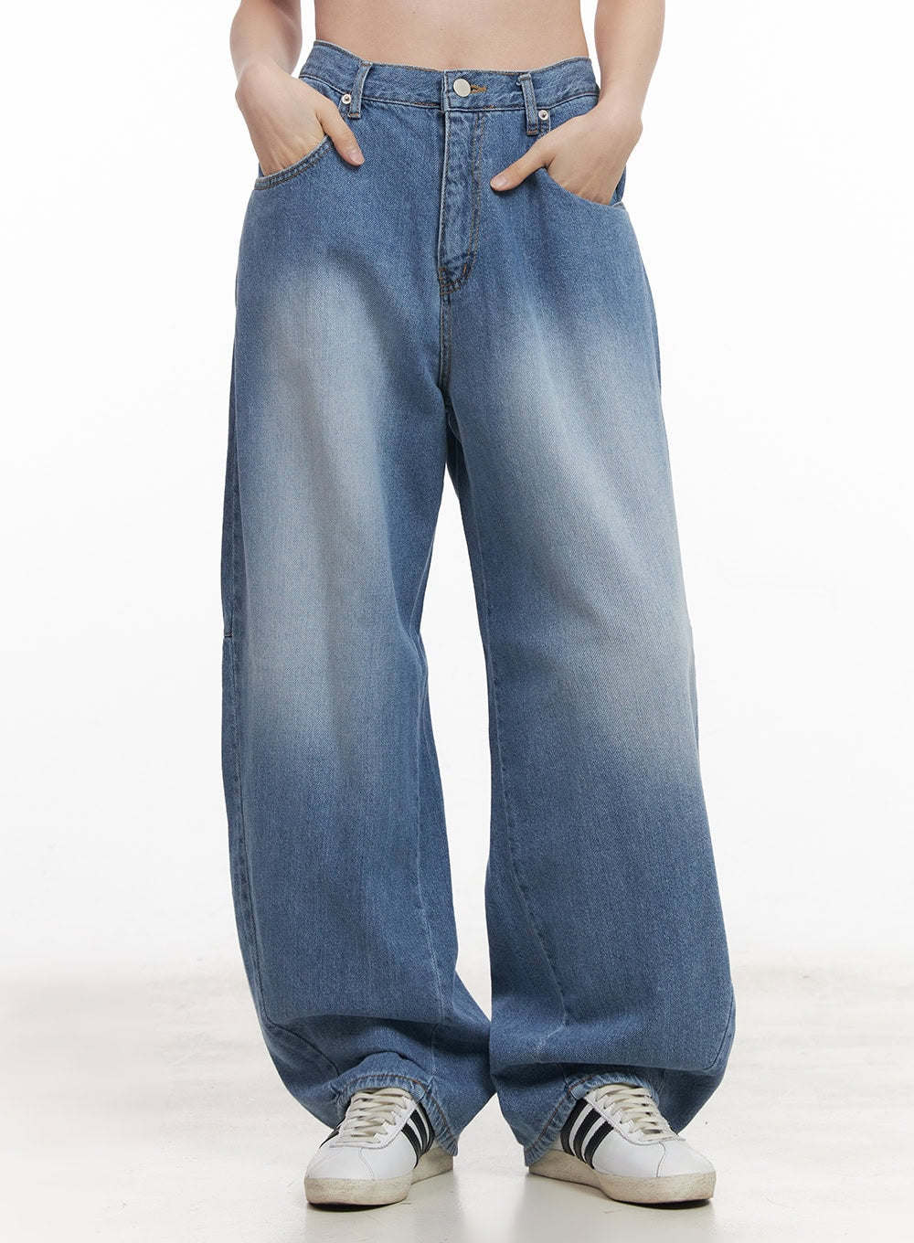 Ellise Wide-Fit Baggy Jeans CM512