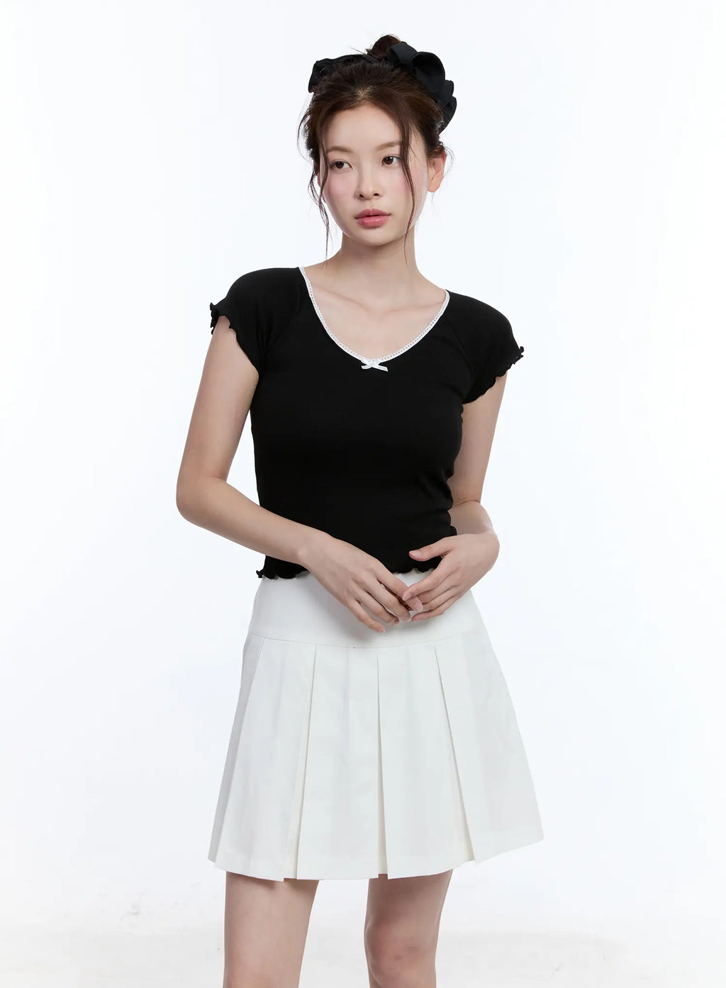 Ribbon Lace V-Neck Crop Tee CU513