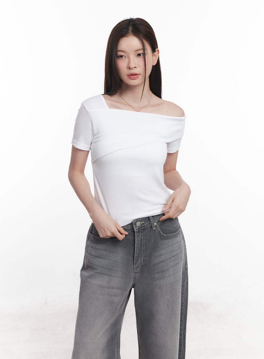 Off-Shoulder Slim-Fit Crop Tee CY519