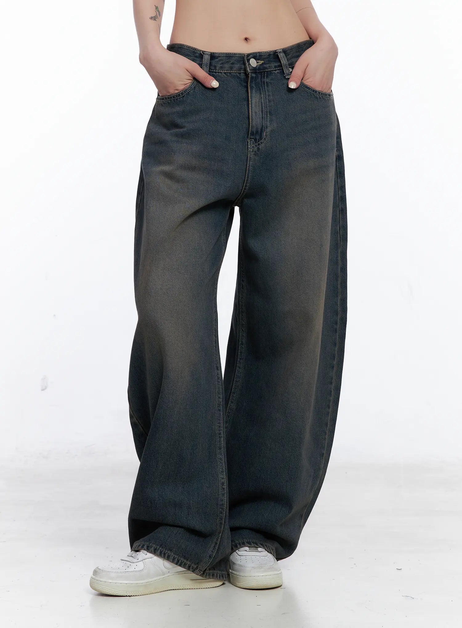 Ocean Faded Balloon Fit Jeans CS510