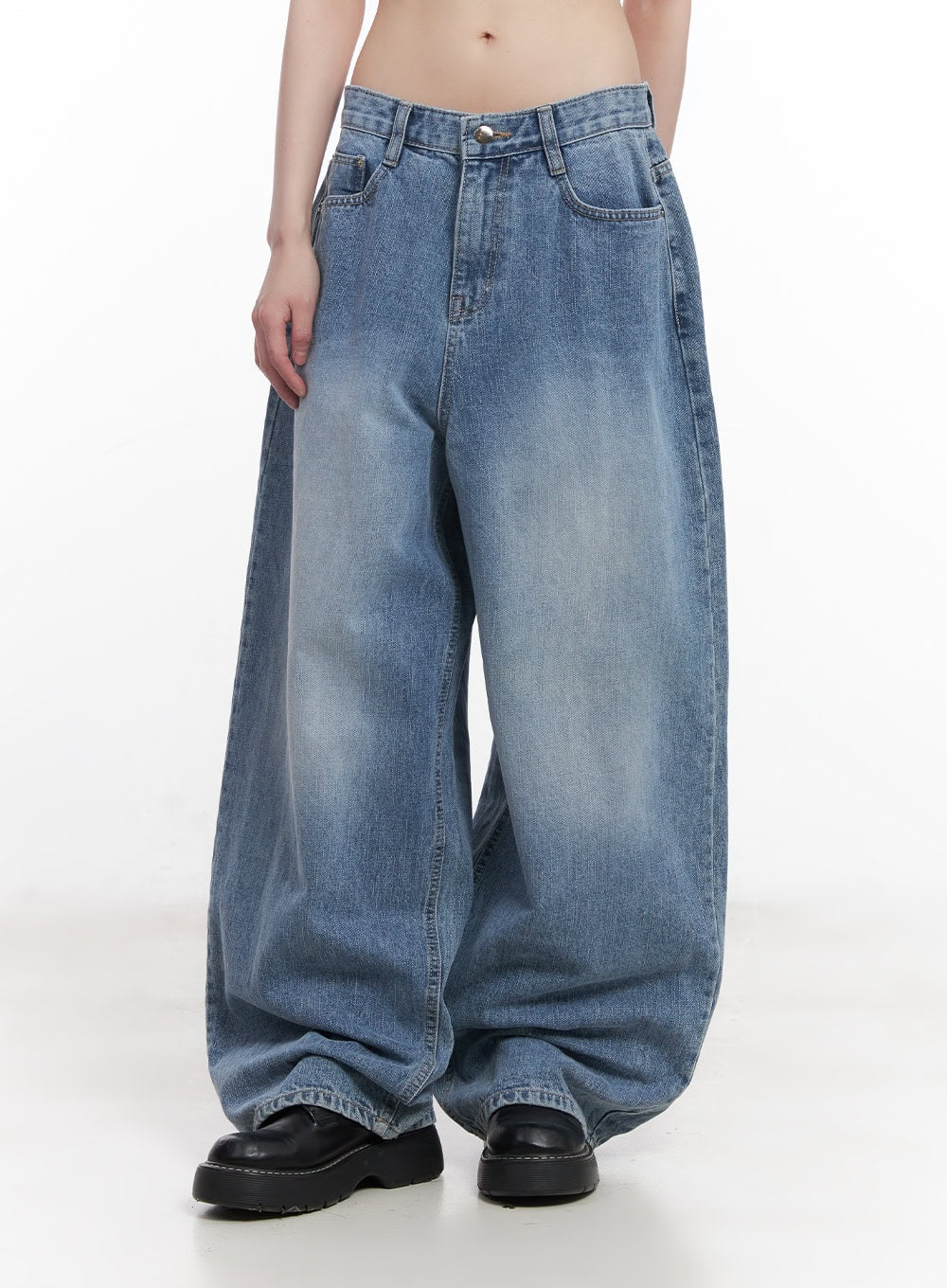 Alessa Washed Wide-Fit Baggy Jeans CU505