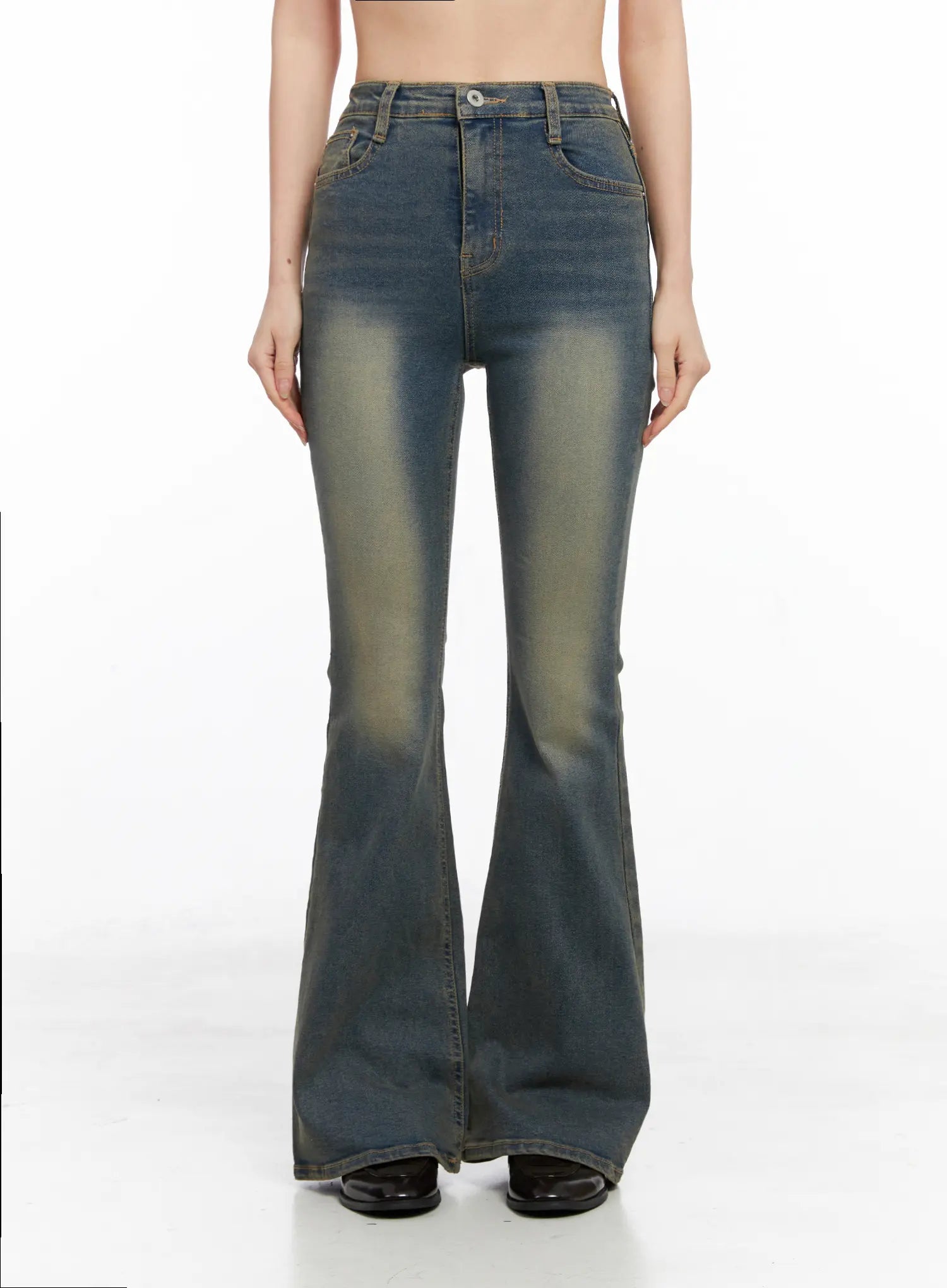 Emmy Washed Flare Jeans CC1109