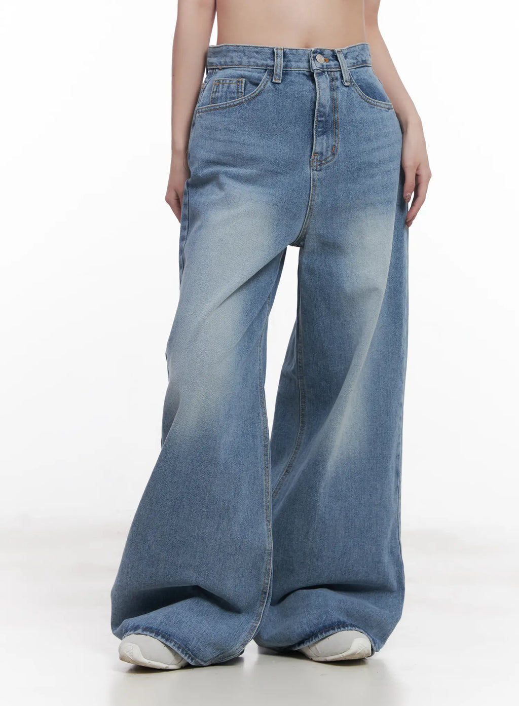 Hyorin Washed Wide-Leg Jeans CU523