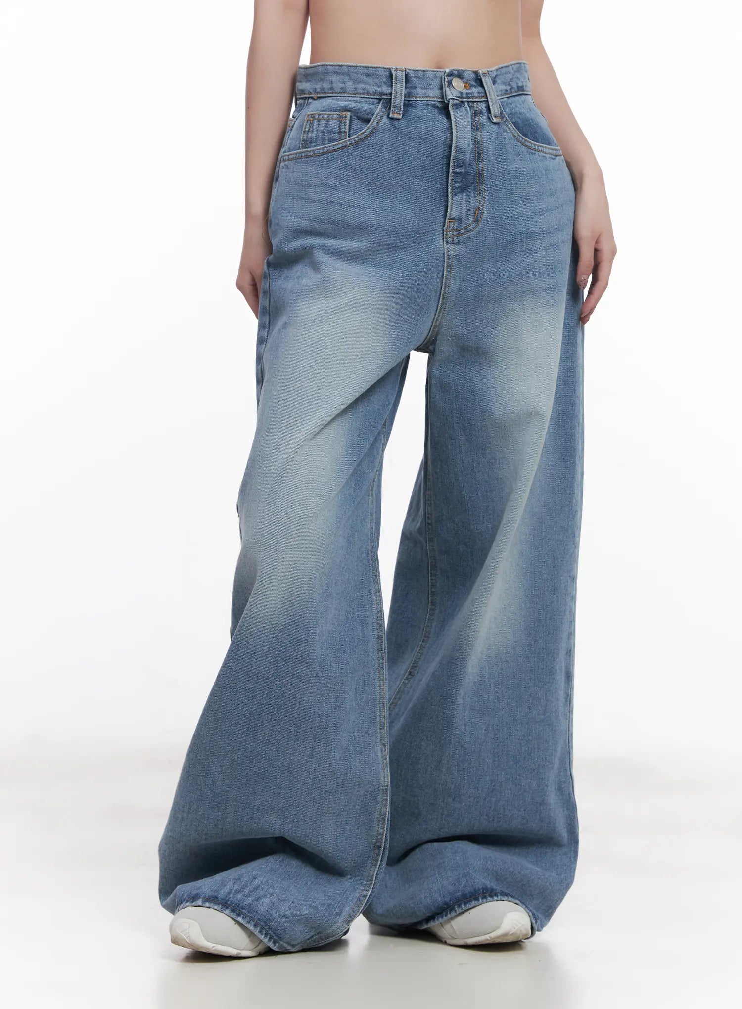 Hyorin Washed Wide-Leg Jeans CU523
