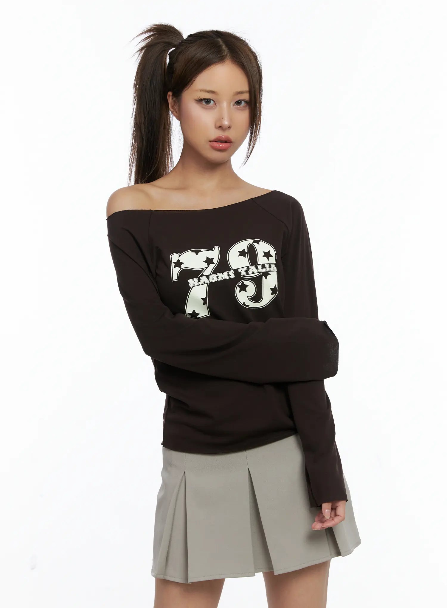 Off-Shoulder Graphic Long Sleeve Tee CS504