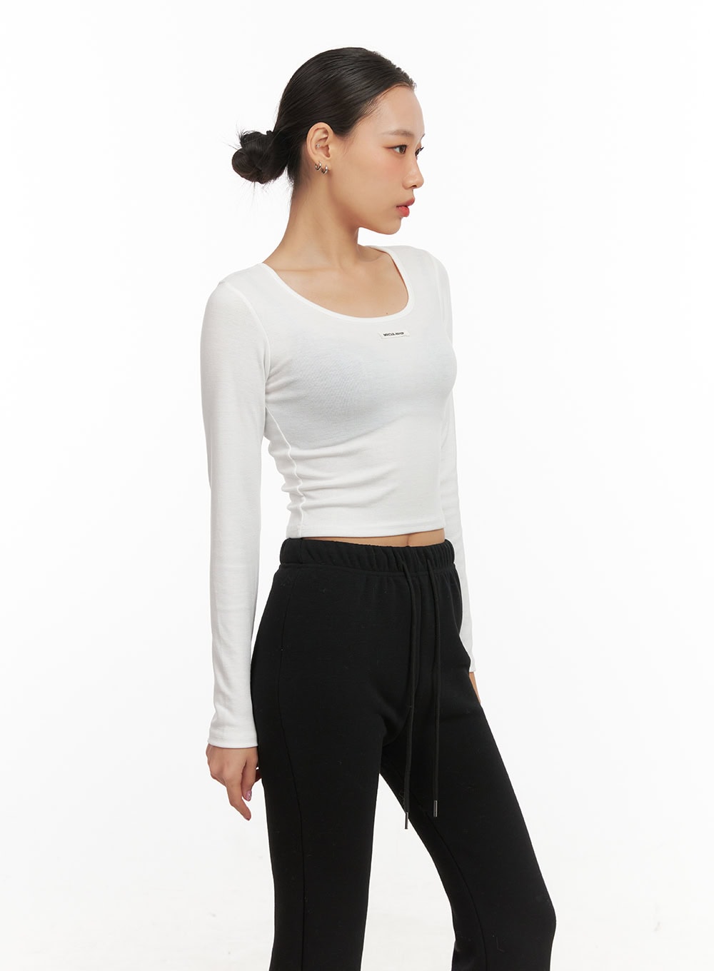 Slim Fit U-Neck Long Sleeve Crop Top CD410