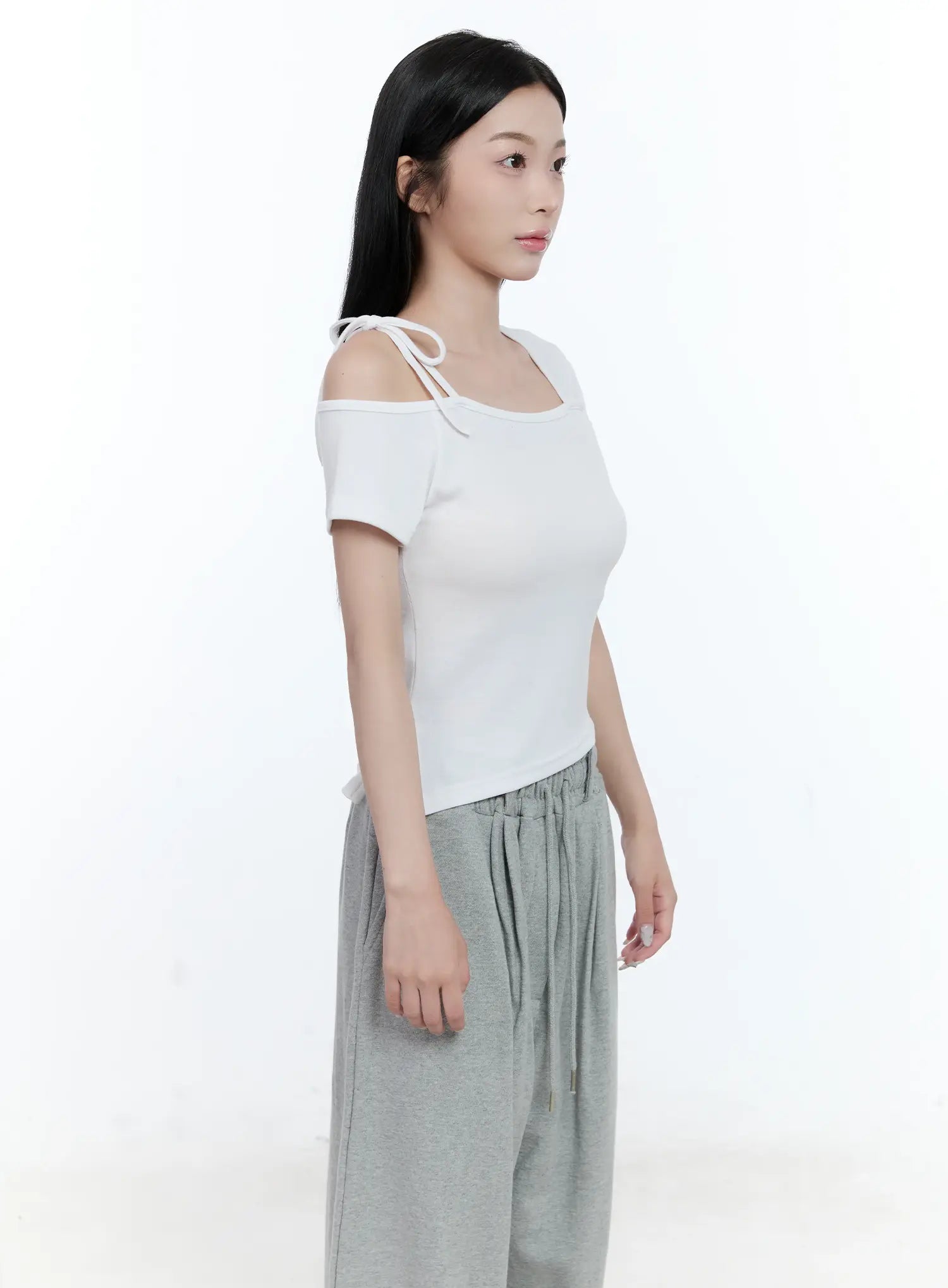 Asymmetric Off-Shoulder Tee CG501