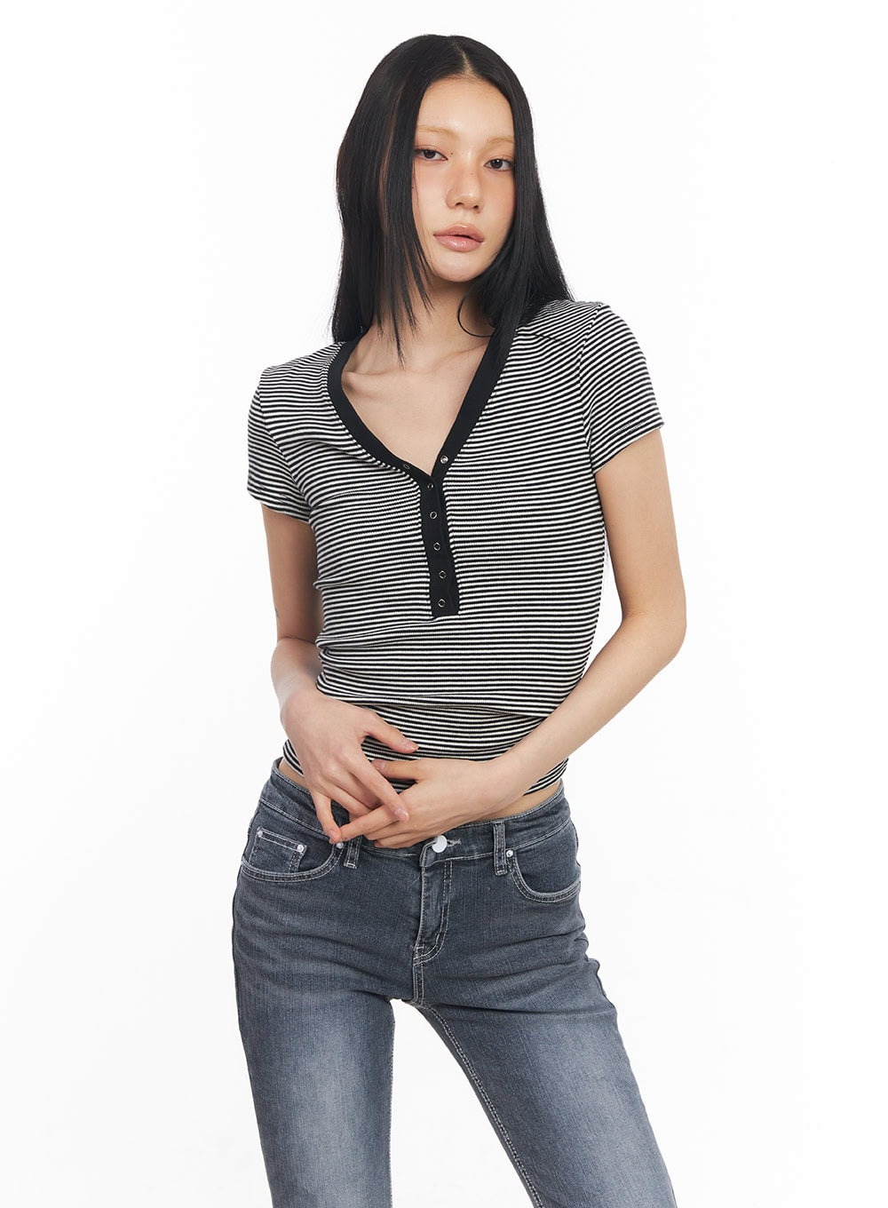 Striped Buttoned V-Neck Crop Tee CY528