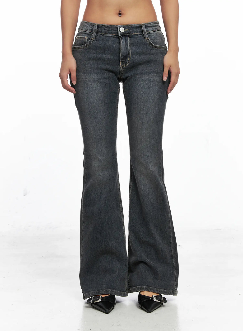 Elani Hip-pad Low-Rise Flared Jeans CO513