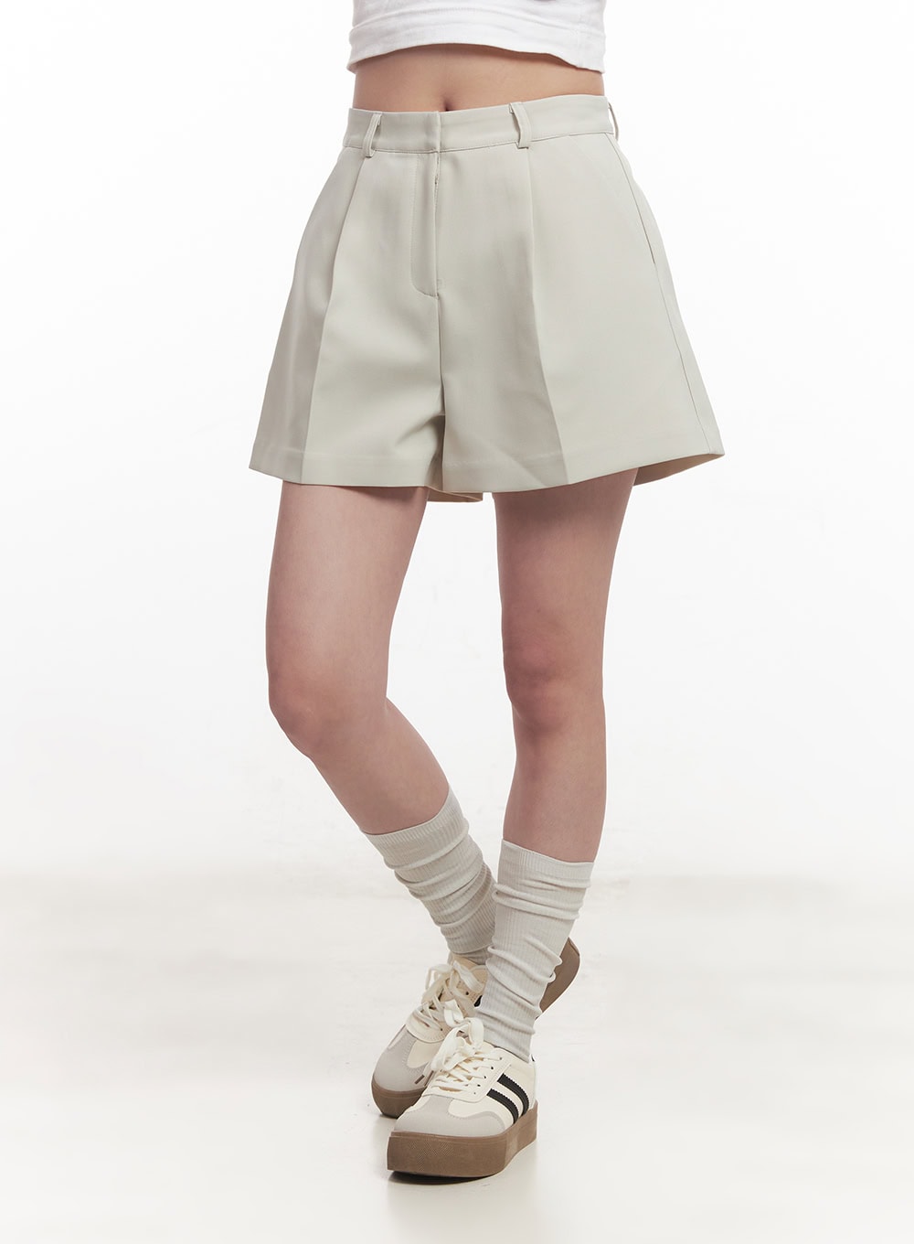 Wide-Fit Pintuck Shorts CA510