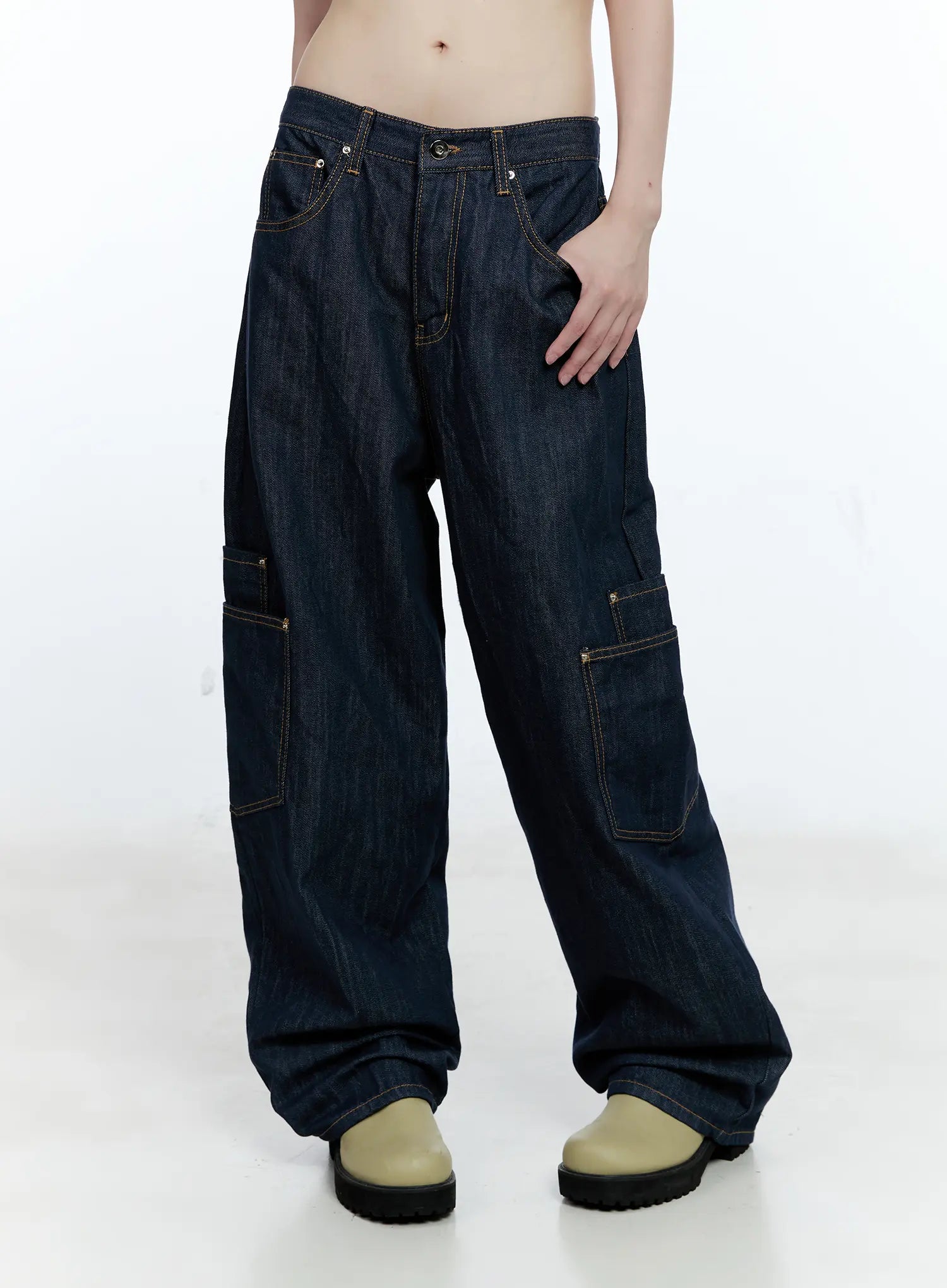 Heejun No-Fade Straight-Leg Jeans CG511