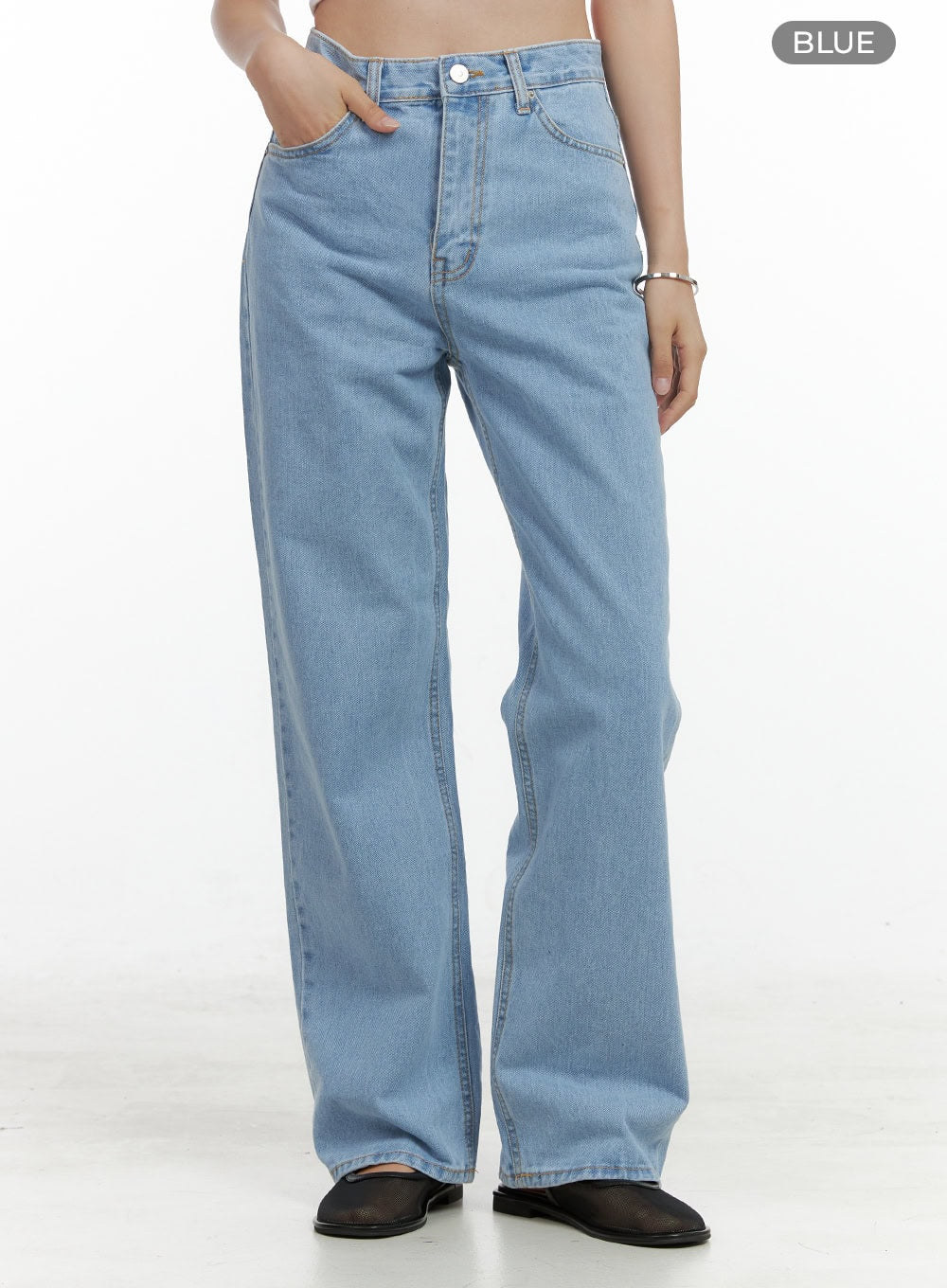 Light Straight Leg Jeans OL411