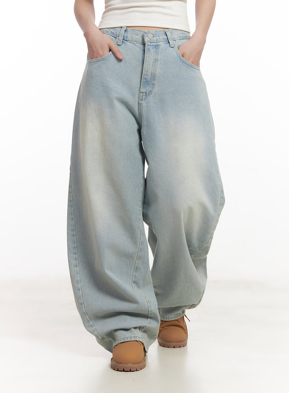 Alia Washed Wide-Leg Jeans CA518