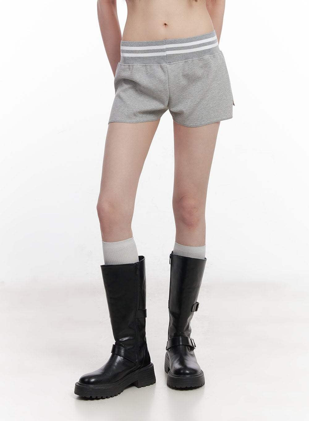 Low-Waist Striped Shorts CU506