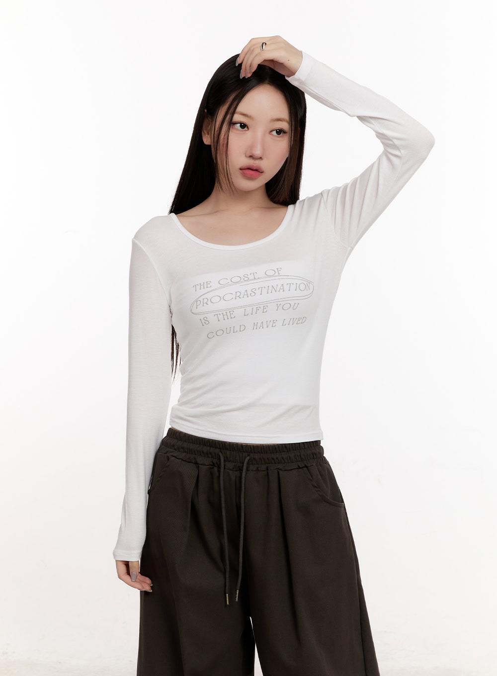 Slim-Fit Graphic Crop Top CM507