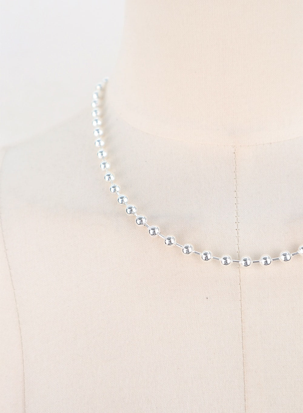 Elegant Silver Beaded Choker CO318