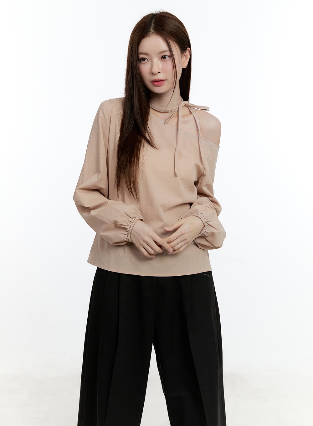 Loose-Fit One-Shoulder Blouse CM521