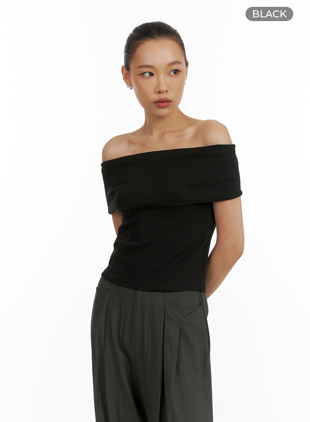 Off-Shoulder Solid Top CU414