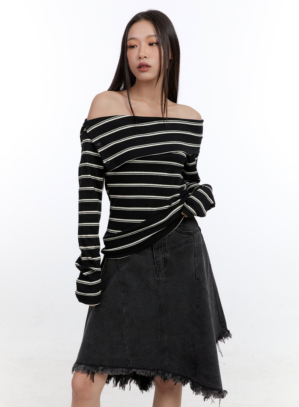 Buttoned Off-Shoulder Stripe Tee CN401