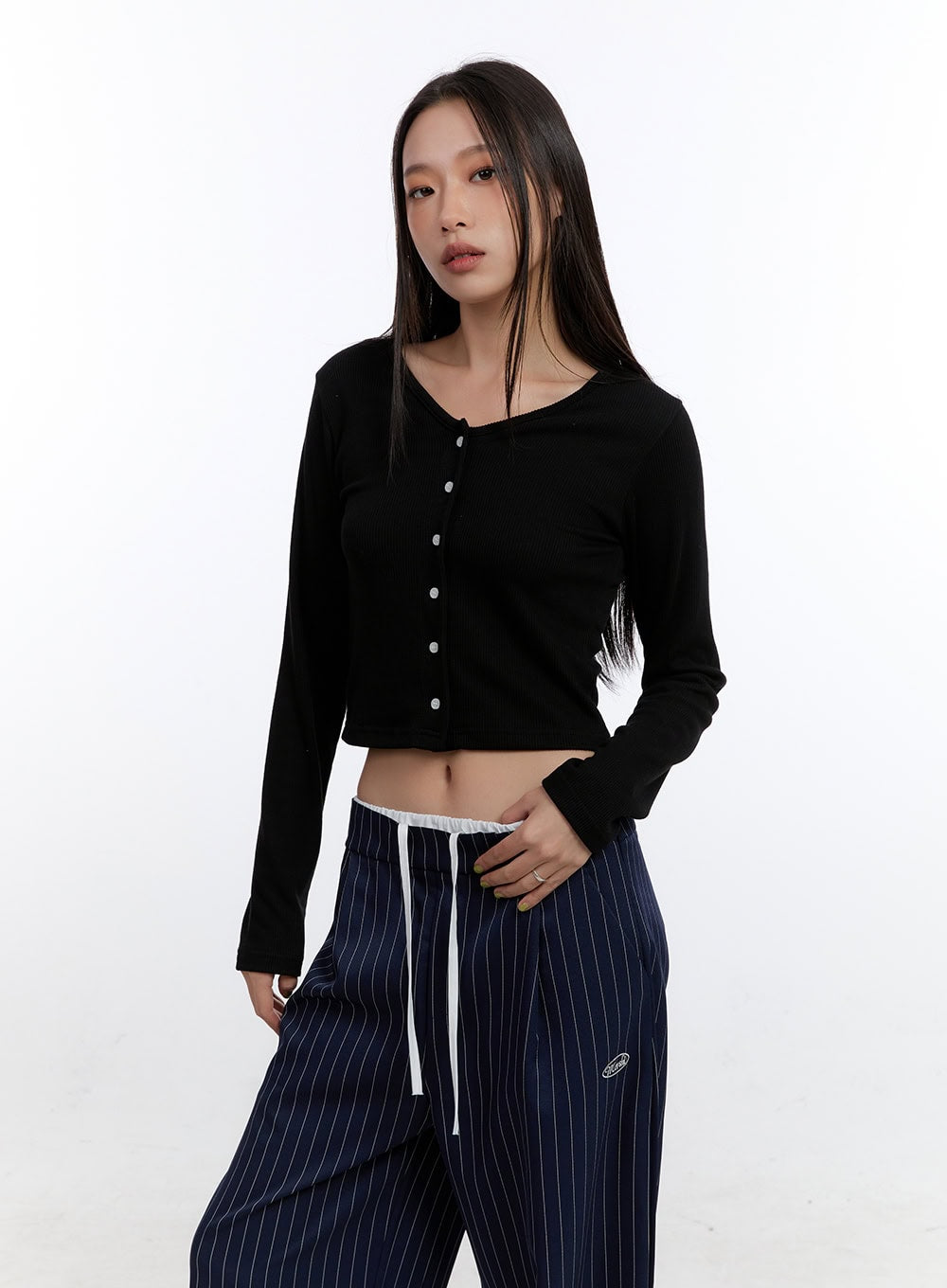 V-Neck Buttoned Crop Cardigan CO431