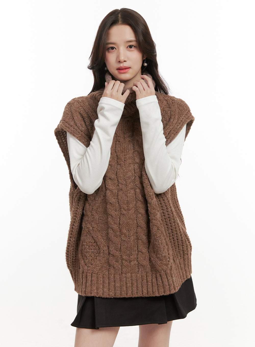 Cable Knit Oversize Turtle Neck Vest ON429