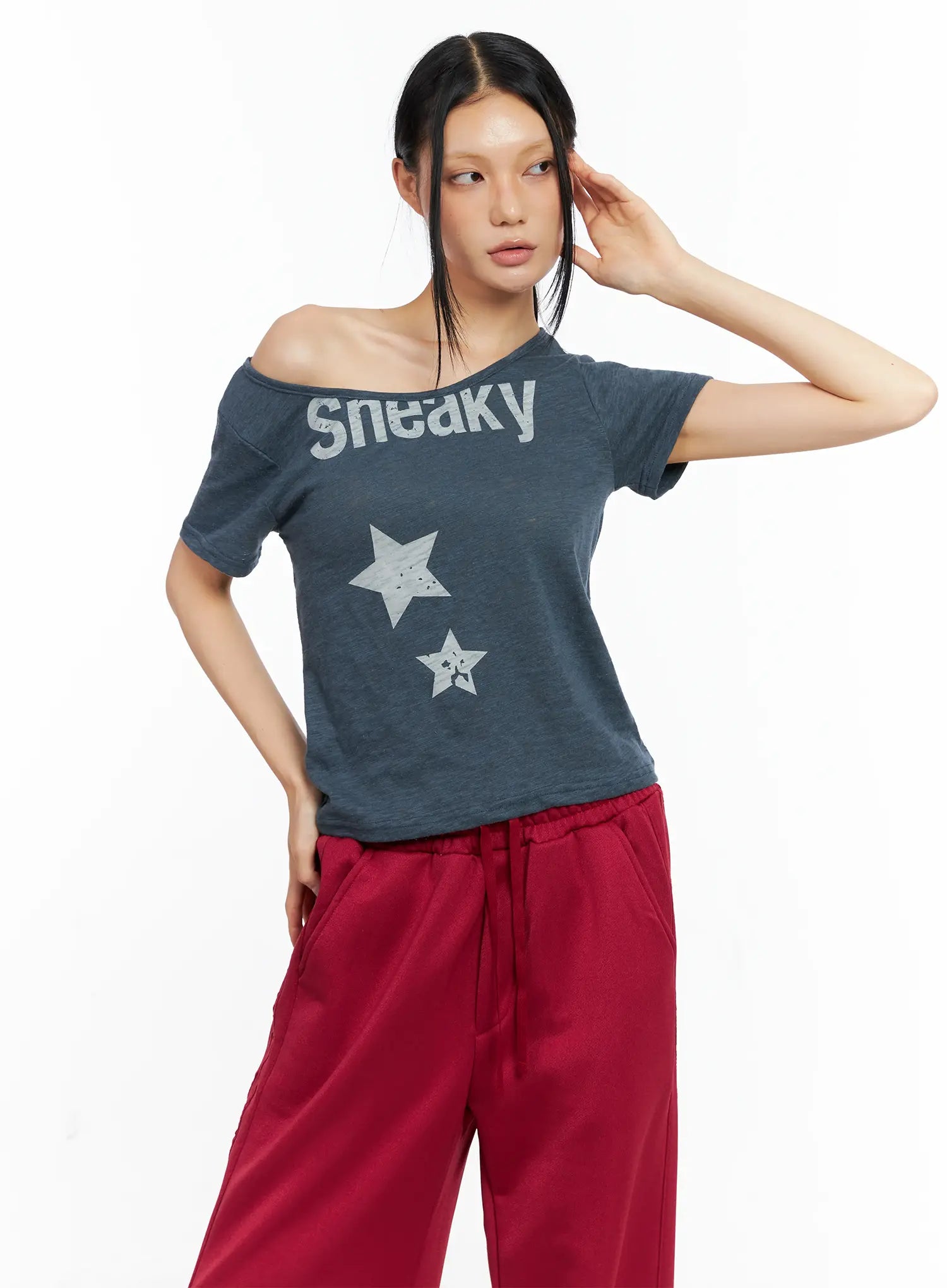 Off-Shoulder Star Graphic Tee CL529