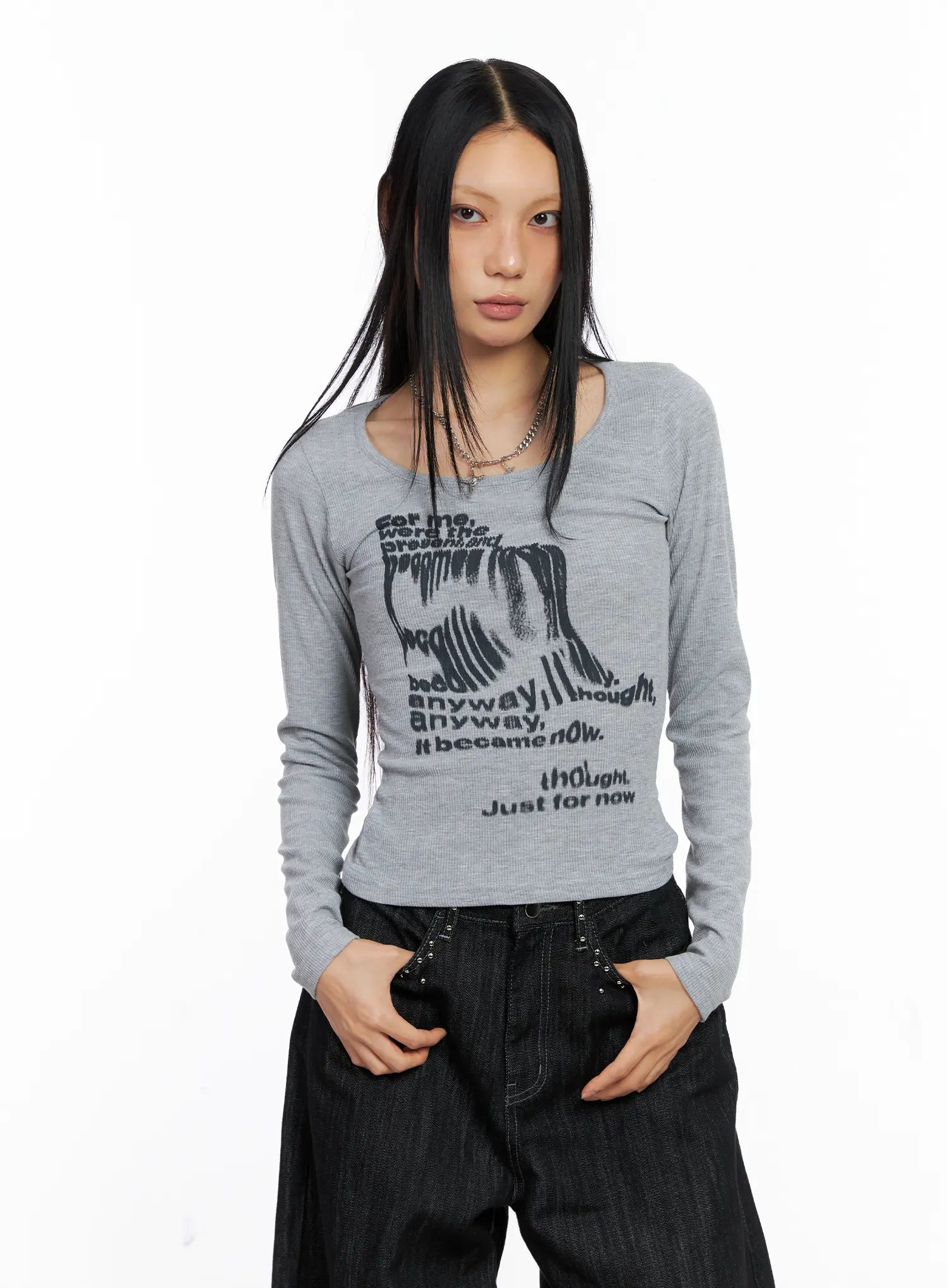 Graphic Lettering U-Neck Long Sleeve CS509