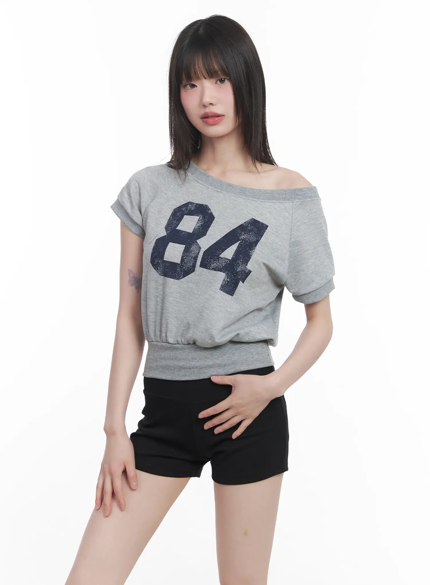 Asymmetric Graphic Relaxed-Fit Crop Top CU518