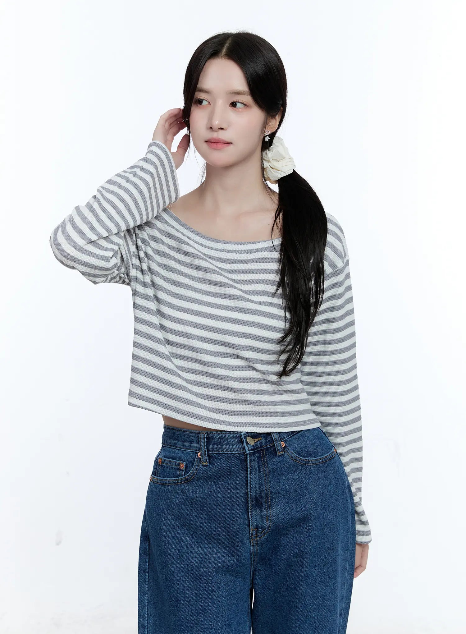 Striped Loose-Fit Long-Sleeve Top CG514