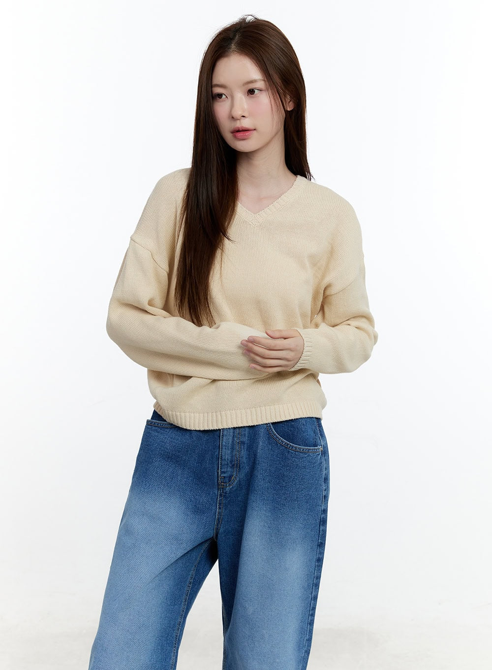 Cozy Relaxed-Fit V-Neck Sweater  CM521