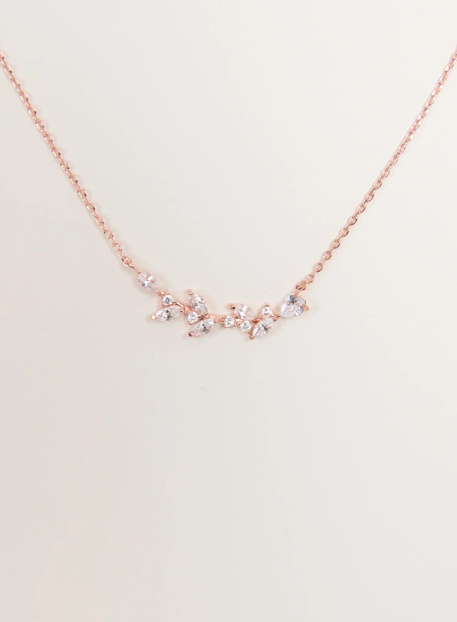 Stalk Line Necklace IS517