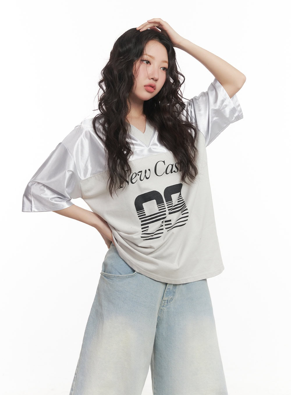 Graphic V-Neck Oversized Tee CA518