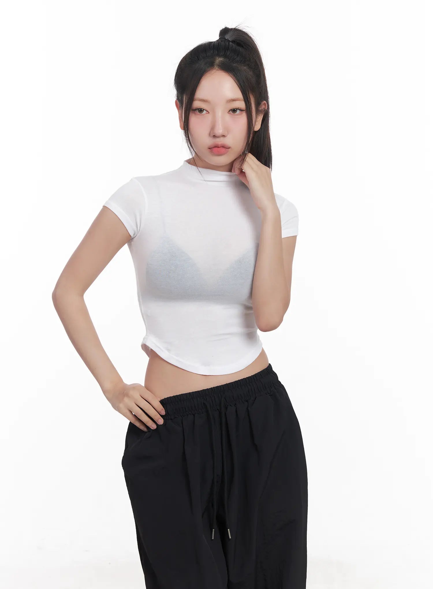 Slim-Fit Mock Neck Crop Top CU517
