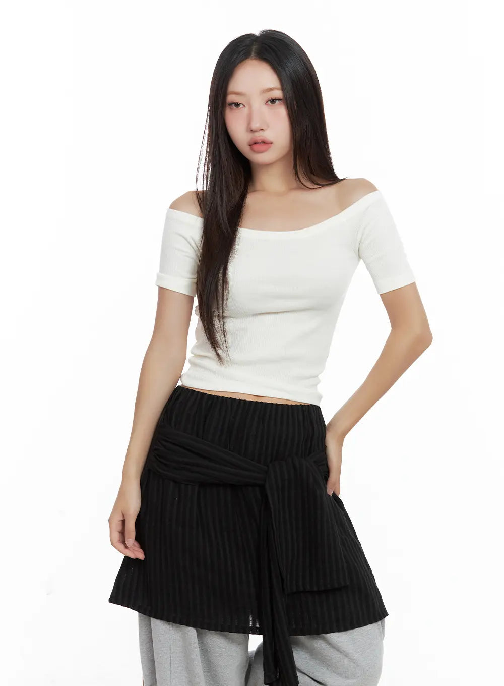 Slim Off-Shoulder Tee CL508