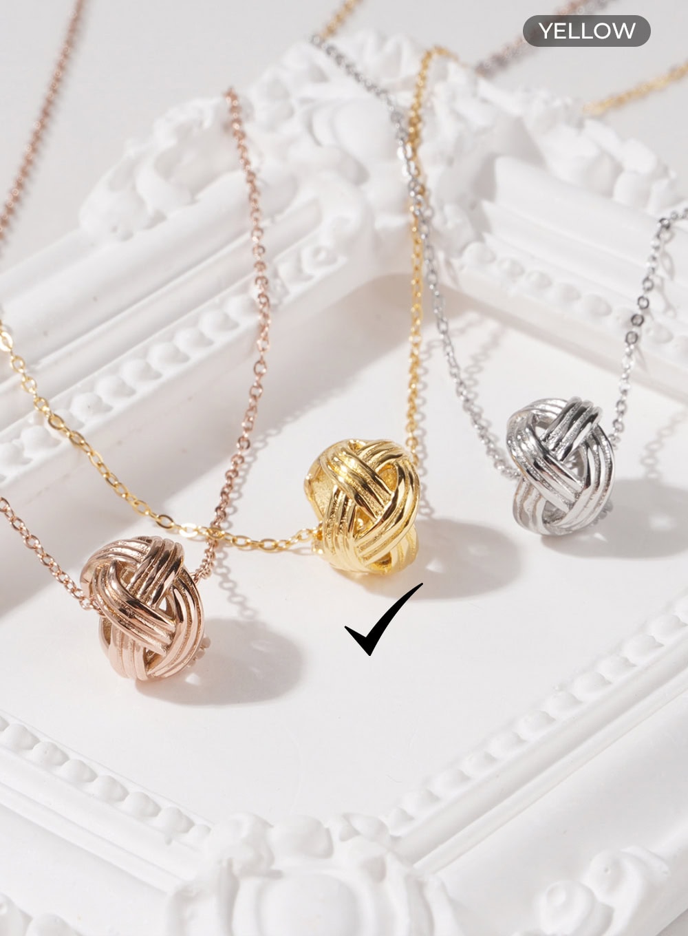 Ball of Yarn Necklace IL405