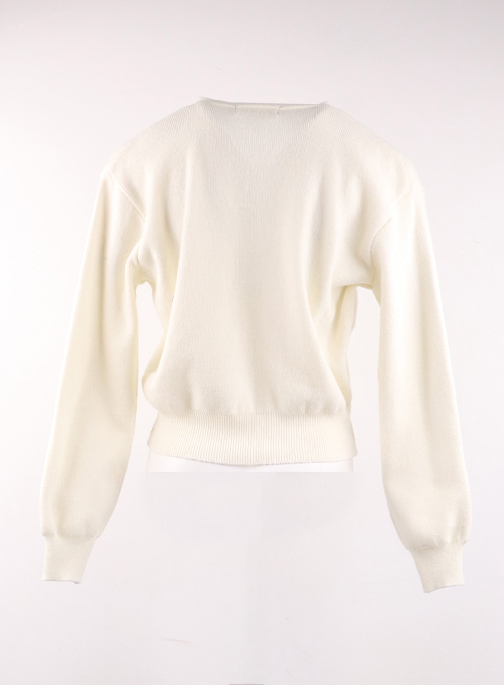 Solid V-Neck Buttoned Cardigan OF406