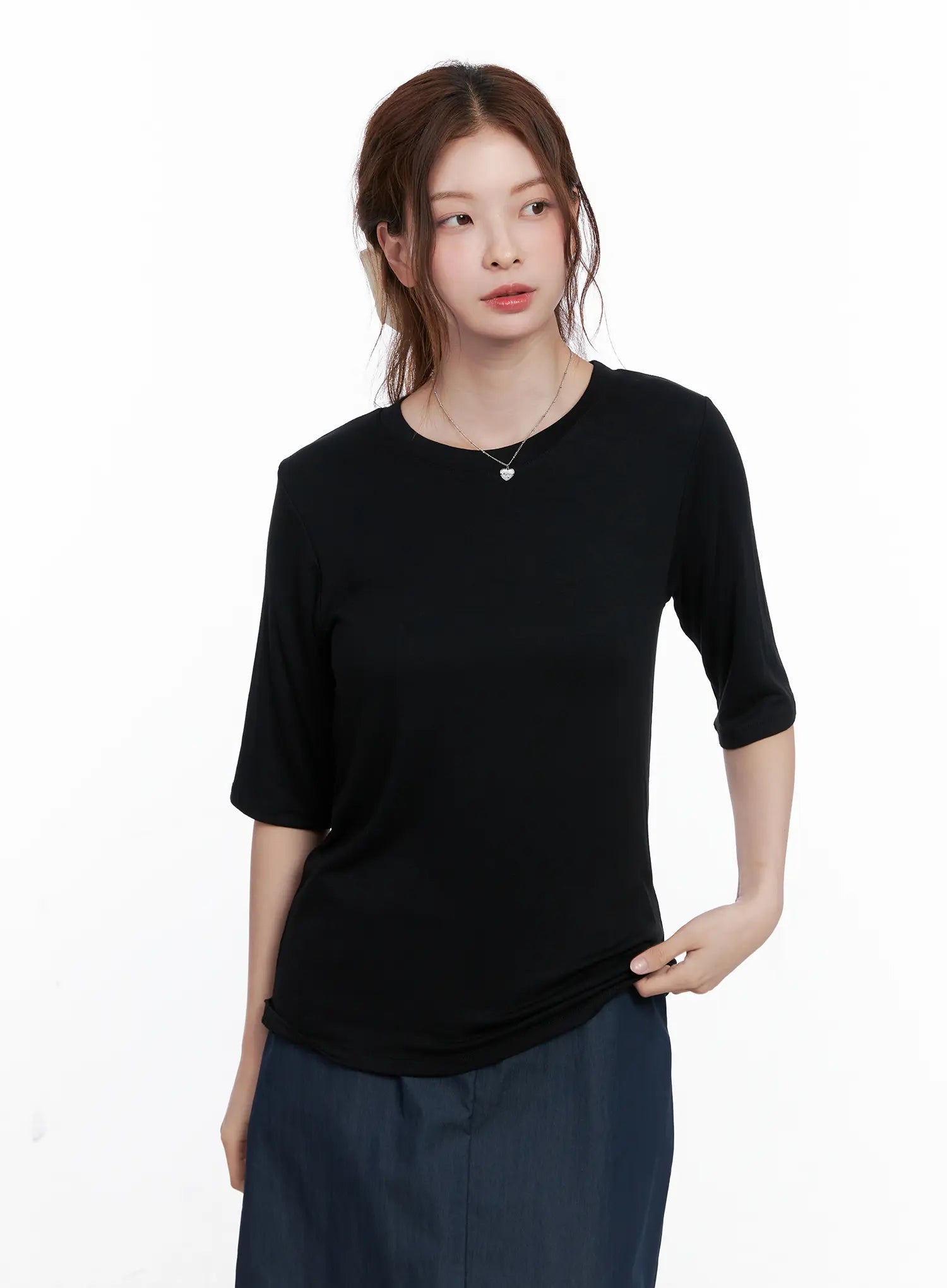 Essential Round Neck Mid-Sleeve Shirt CG521