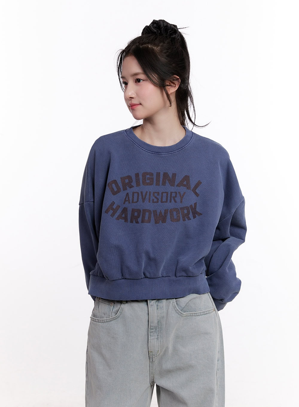 Graphic Loose-Fit Cropped Sweatshirt CM526