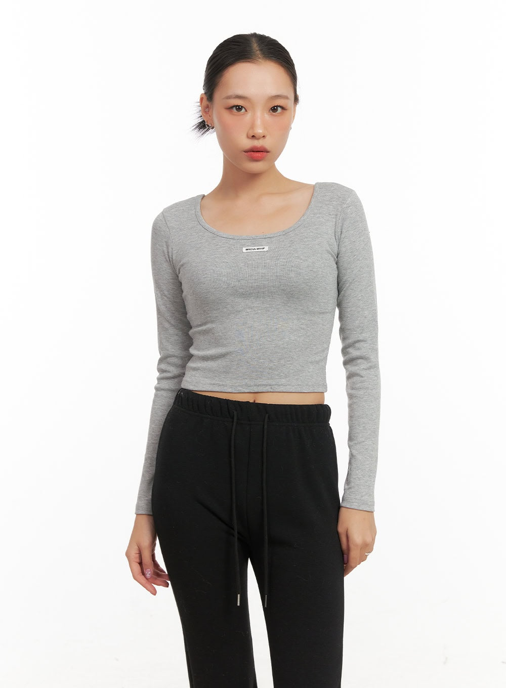 Slim Fit U-Neck Long Sleeve Crop Top CD410