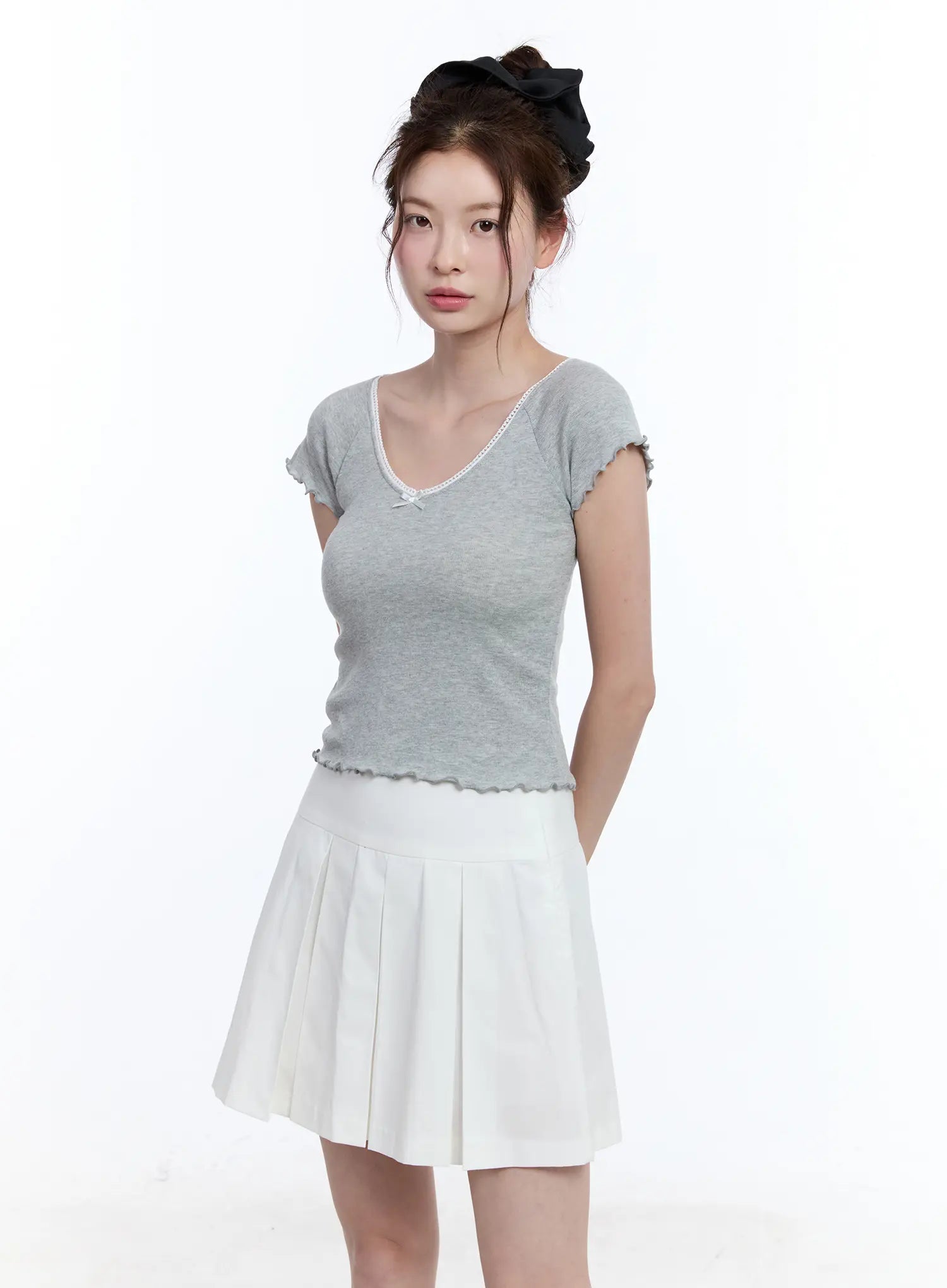 Ribbon Lace V-Neck Crop Tee CU513