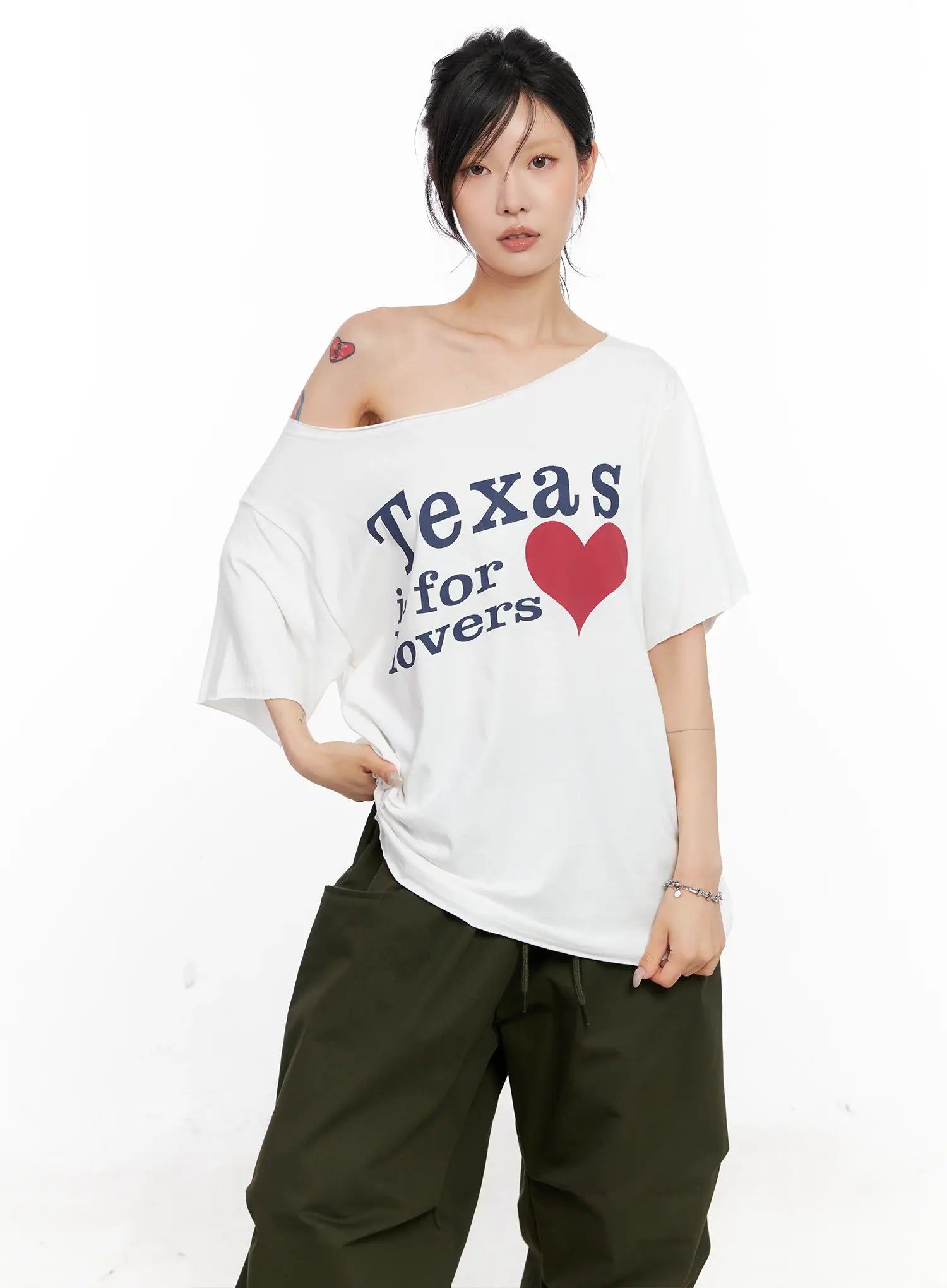 Off-Shoulder Relaxed-Fit Graphic Tee CL525