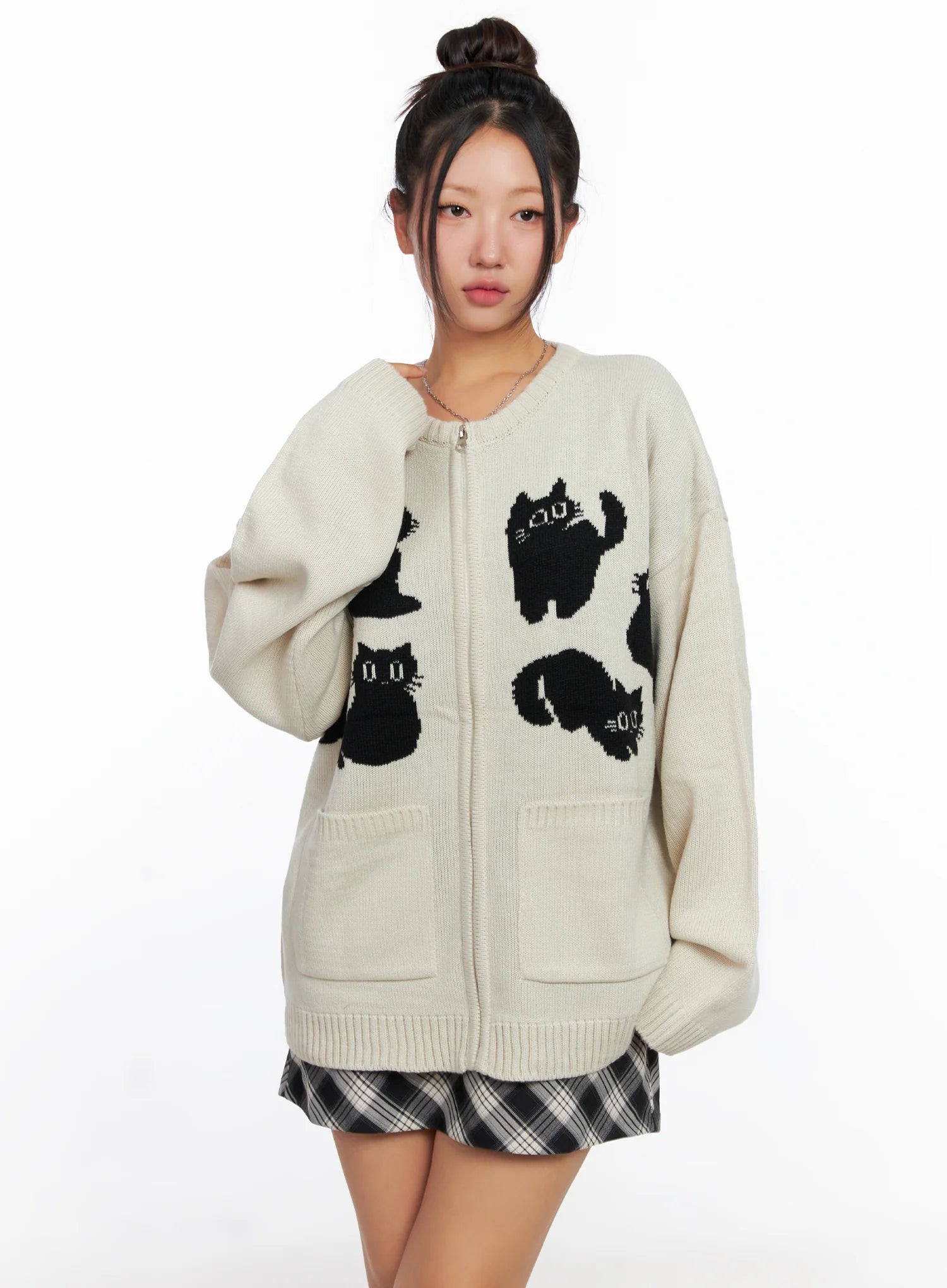 Oversized Graphic Zip-up Sweater CO515