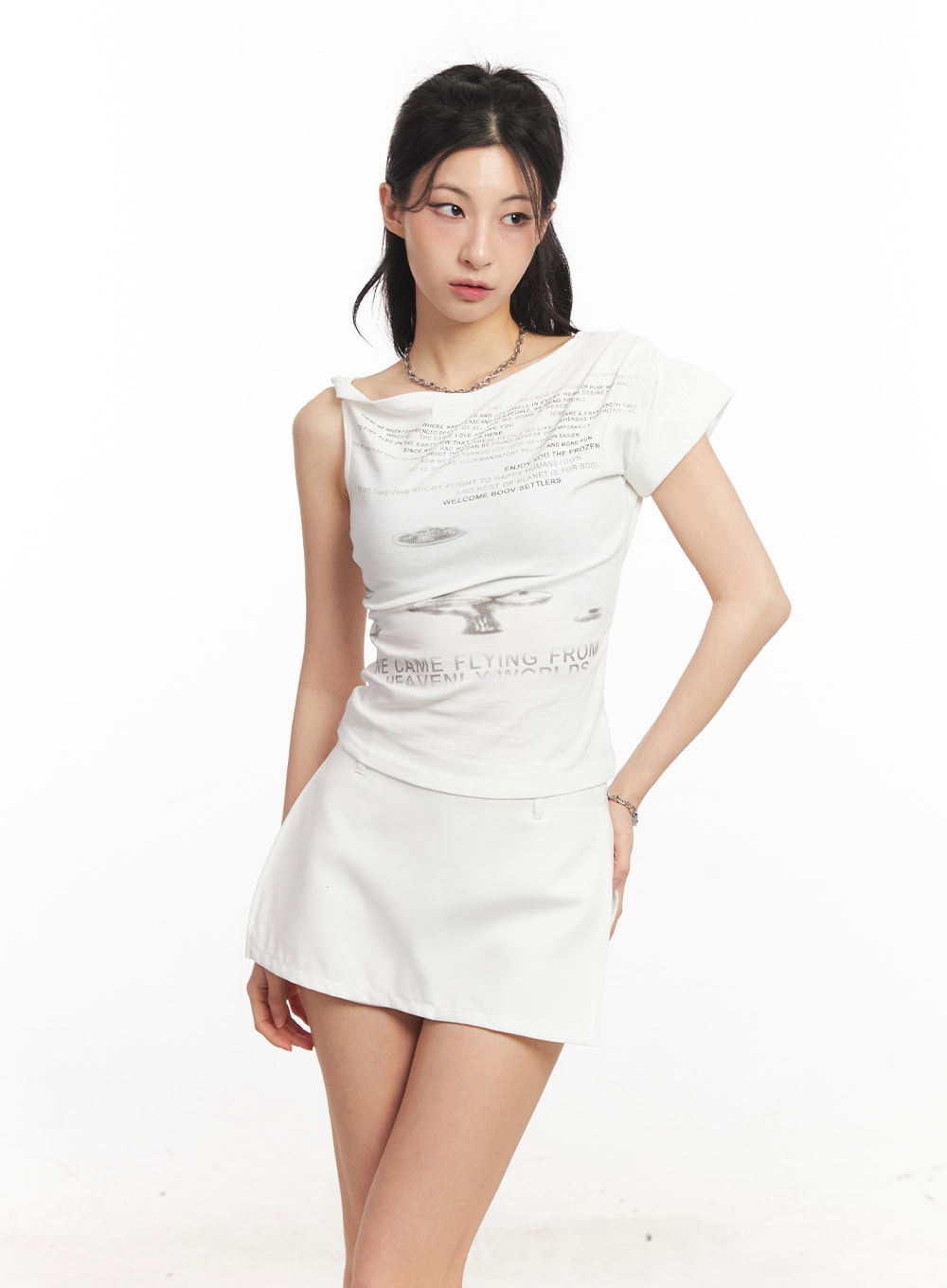 Twisted Graphic Crop Tee CA514