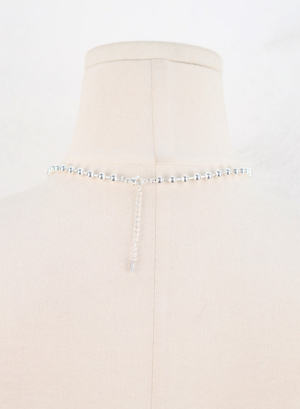Elegant Silver Beaded Choker CO318