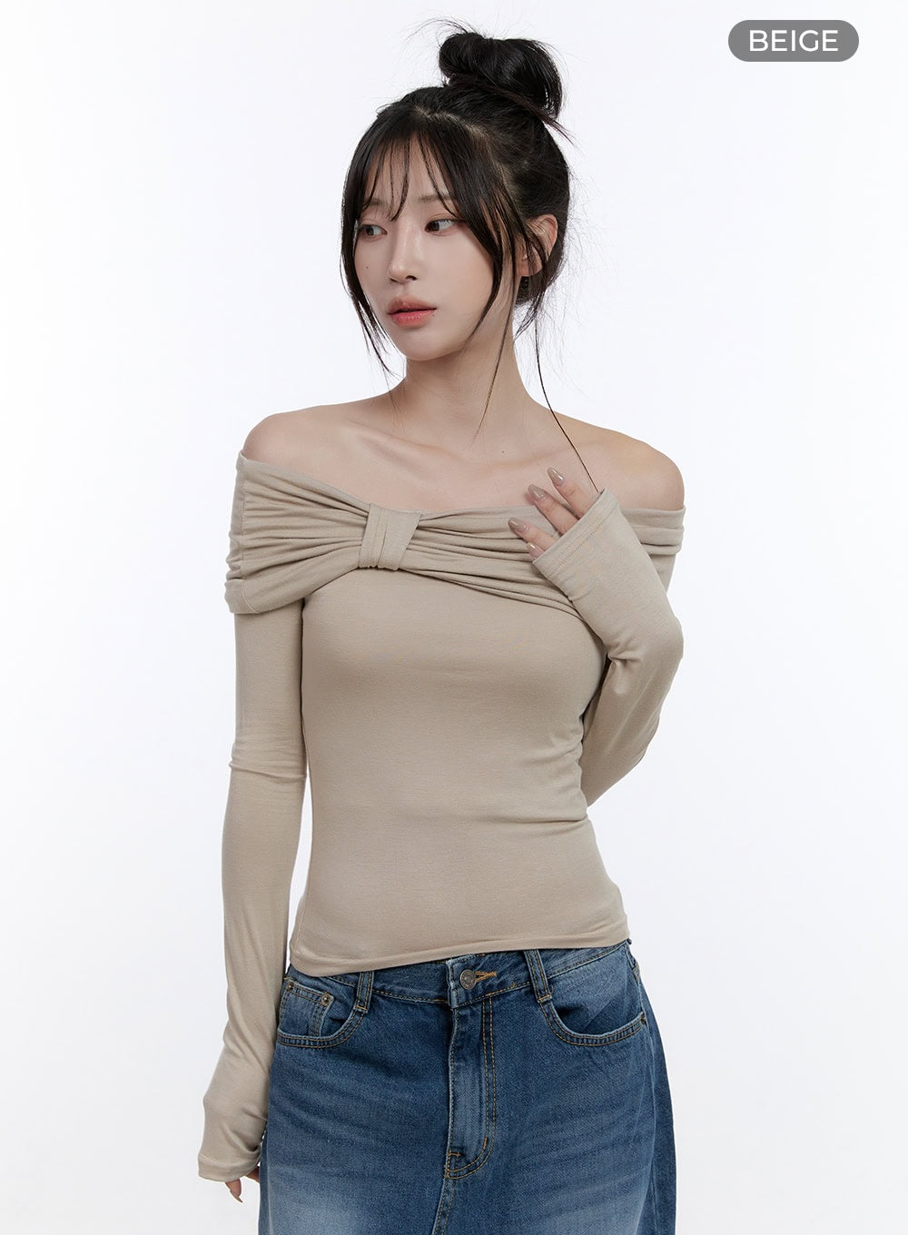 Shirred Off-Shoulder Solid T-Shirt CO419