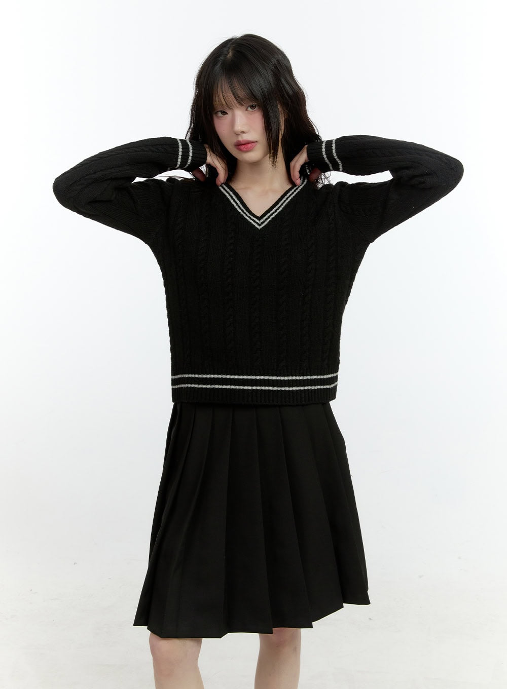 Cable-Knit V-Neck Sweater CF506